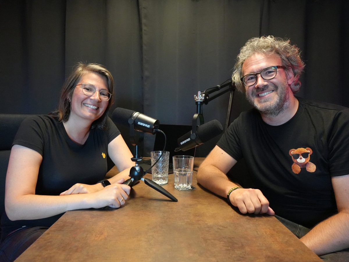 Adina und Arne Kocher von Schwarzwald Anker im Podcast-Studio
