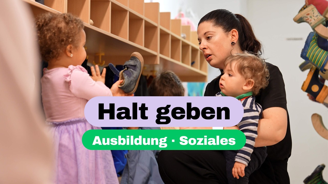 Azubifilm „Halt geben“ der Stadt Filderstadt: Erzieherin mit Kindern im Kinderhaus