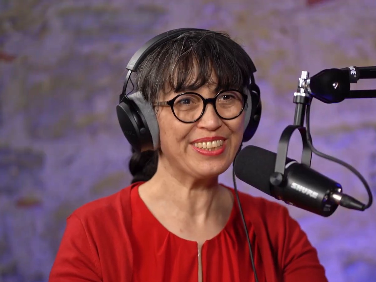 Videopodcast für die Stadt Horb am Neckar: Moderatorin am Mikrofon beim Lotzer-Podcast